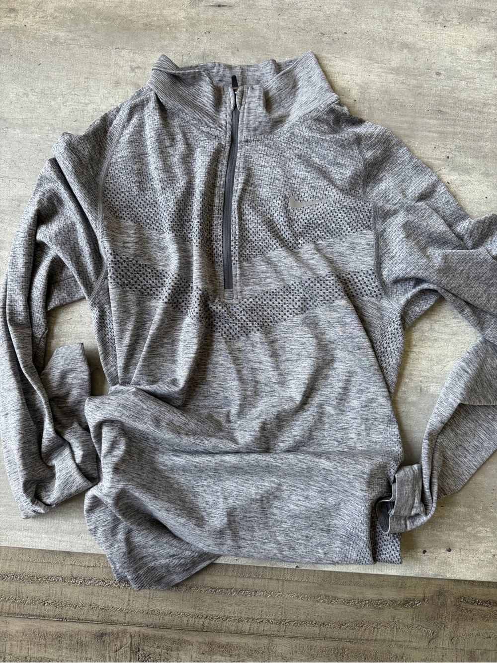 Nike Men's Heather Gray Quarter-Zip Performance Pullover